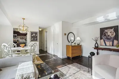 Image de Crystal City Boutique Flats / Free Parking