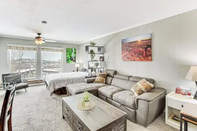 Image de Near Hiking & Biking: Mtn-View Brian Head Studio!