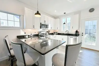 Image de Spectacular 3 Bdrm Cottage in Private Resort