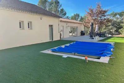 Image de Villa moderne à 15 minutes d'Aix en Provence