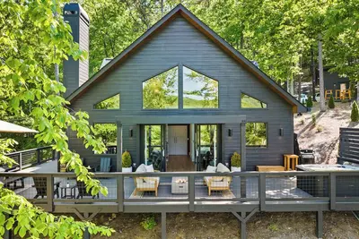 Image de Modern Lakefront Cabin: Hot Tub, Kayaks & Bonus Mini Cabin!