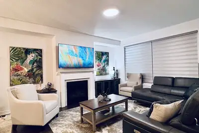 Image de Brand New! Luxury Retreat!