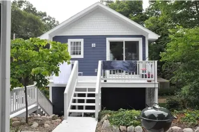 Image de Quiet Grand Mere Coach House on Lake Michigan