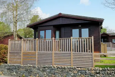 Hill Lodge, pet friendly, character holiday cottage in Windermere