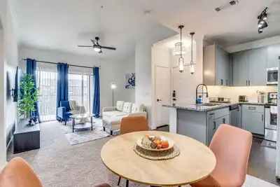 Image de Luxury 2 Bed Room Apt- Home away from Home