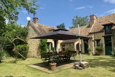 Image de La Maison Du Grand Maronnier\" avec Wi-Fi, proche de Versailles, et pas loin de Paris