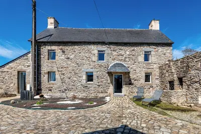 Image de Maison 'Gite 8 Pers Au Calme - 9kms Plages' avec Terrasse partagée, Jardin privé et Wi-Fi