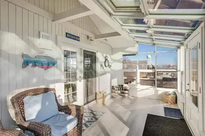 Family, Kid, & Pet-Friendly, Sleeps 6+, Backyard & Grill