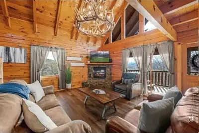 Image de Escape to the pinnacle of tranquility and experience the best the Smokies have to offer.
