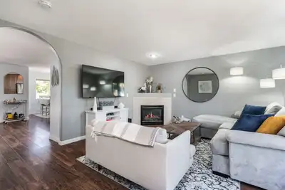 Cozy Cathedral Park Home - 2bed/2. 5 Ba. + Office