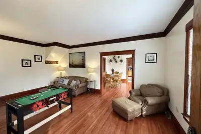 Image de Clean 1st floor 4 bedroom Near Downtown [1-4]