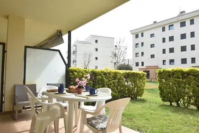 Image de Appartement Touristique à Roses, Costa Brava! Cuisine Equipée, Terrasse Privée, Proche de la Plage. Réservez vos vacances maintenant !