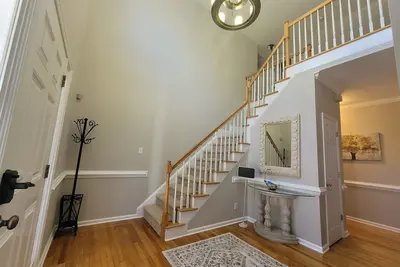 Image de Home Sweet Nc. Amazing Location!