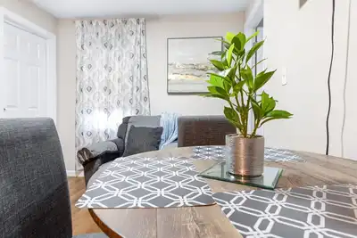 Image de Free Parking, Laundry, Wi-Fi, 6 Min Wynn Hosp/Nexus Center, Downtown Utica Ny3