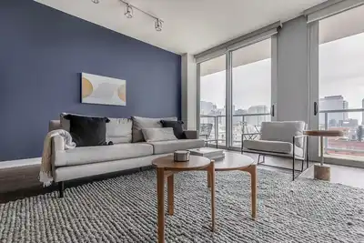 Image de Delightful River West 2br w/ Gym & Firepits, nr L Stop, by Blueground