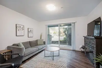 Image de Cozy 2 bedroom Condo - walking distance to down town Abby. \nDog Friendly!