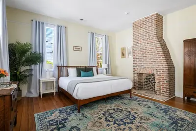 Image de Charleston Condo: Steps to King St Sleeps 8!
