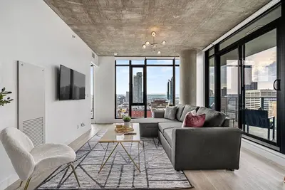 Image de Exquisite Style | Pool, Views & Prkg | Sleeps 4