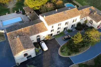 Image de Maison dans corps de ferme avec piscine privatisée, à 1 heure des plages