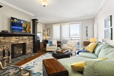 Image de Lakefront Corner Condo - Seasons at Sandpoint