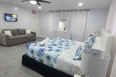 Image de Entire house in Hollywood Fl close to Hard Rock hotel & Casino/Hard Rock Stadium