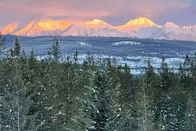 Image de Stunning View of Glacier Park, from Cabin & Wall tents designed for Large Groups