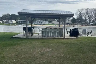 Image de Silver Lining-private beach front; new listing & newly renovated