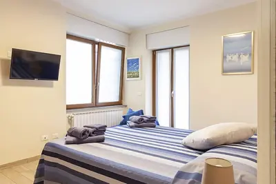 Image de 1-Double bed, two singles, Private bathroom