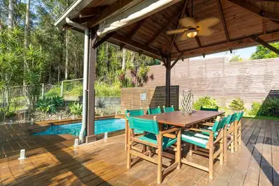 Image de Family Oasis - Poolside Charm, Bbq & Entertainment