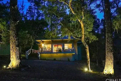 Image de Accepting bookings for 2026; fully booked this year. Cozy retreat in the pines.