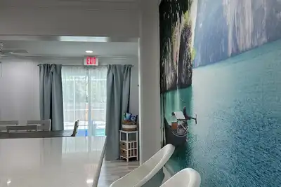 Image de Ocean Breeze Retreat; Heated Pool ~ 1 mile from the beach