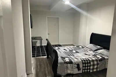 Image de Room Rental in Basement