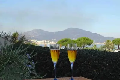 Image de Grand T2, Centre Porticcio, 'Tout à pied', vue mer