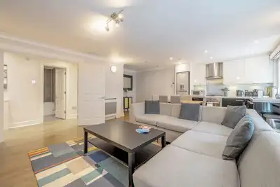 Image de Spacious St James's 2-Bed Flat