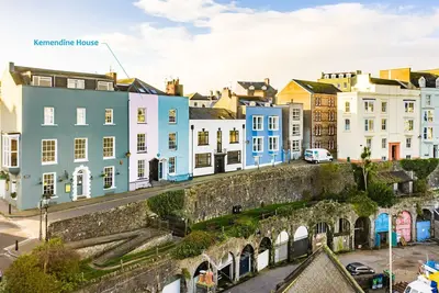 A stunning beachside apartment in prime Tenby location