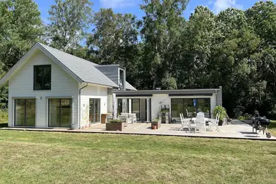 Image de Modern house near the sea. Big garden whit a lot of space.