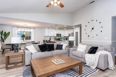 Image de Charming Home Retreat Fresno, Ca - 4 Bed 2 Baths