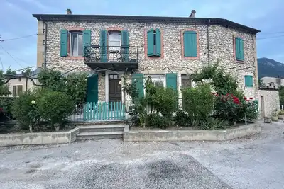 Image de Apt de 75m2 refait à neuf au rdc d’une maison chic