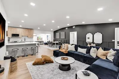 Image de Chic & Relaxing Poolside Escape