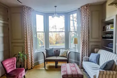 Image de A beautifully restored Victorian home. A warm, welcoming pet friendly retreat