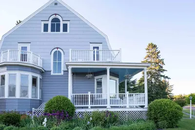 Image de Hale House, Customizable Historic Gem in downtown Bayfield