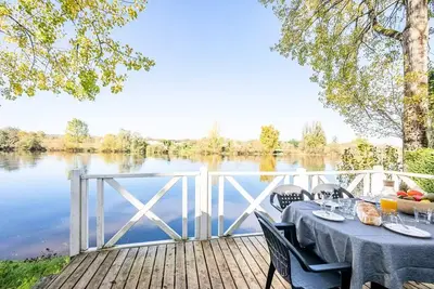 Image de Mobil-Home Bord de Rivière 4 Pièces 6 Personnes Climatisé