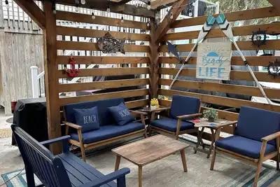 Image de Ocean Lakes Beach Cottage. Steps from the Ocean!