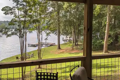 Image de Beautiful view, great location - Dock, yard, fire pit - 3br/2ba, two kings!