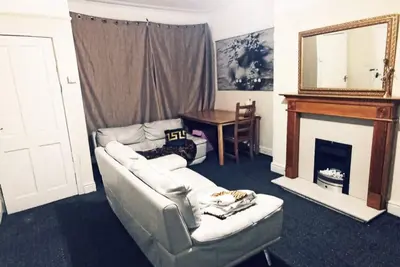 Image de A Private Double Bedroom and Living Room.
