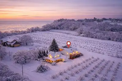 Image de Lakefront Farm House In Niagara | Hot Tub | Sauna | Fire Pit | Patio