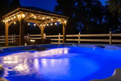 Image de [Old] Yosemite Sunset Villa w/ View+Hot tub+Pool table, Bass lake   \n