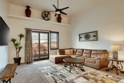 Image de Luxury Downtown Rental - La Dolce Vita Villa #3