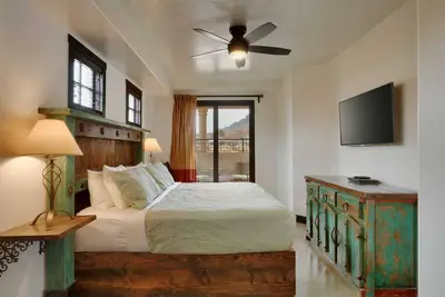 Image de Luxury Downtown Rental (Pet Friendly) #7