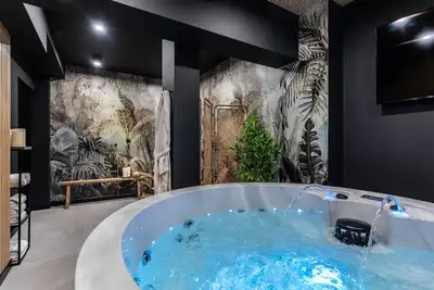 Image de Escape to the luxury of Villa Wola
